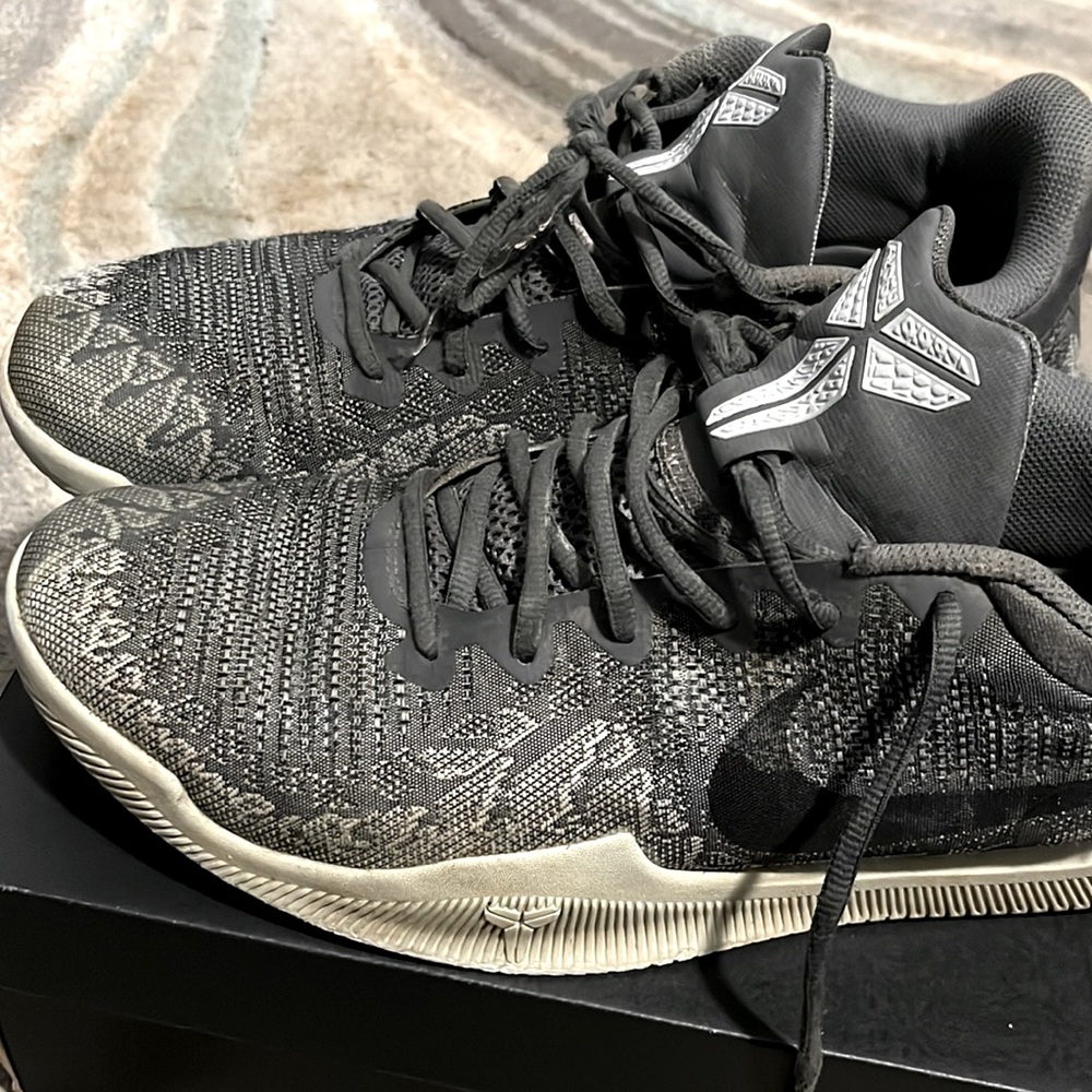 Mamba Rages Size 13 Platinum